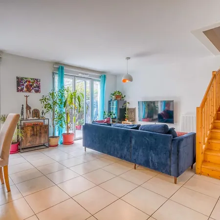 Bright House Ideal For Exploring Nyaraló