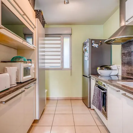 בית נופש Bright House Ideal For Exploring בורדו