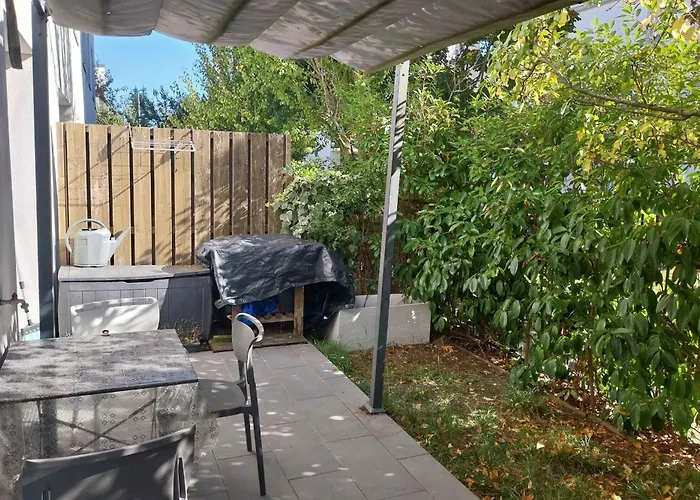 Bright House Ideal For Exploring בורדו