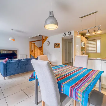 Bright House Ideal For Exploring