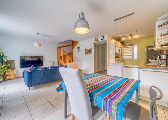 Bright House Ideal For Exploring